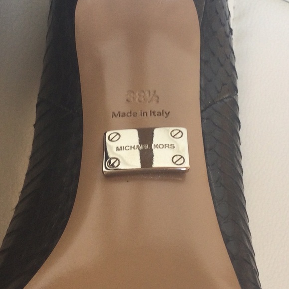 EUC Michael Kors Black Shoes Heels 38 1/2 Made in Italy - Picture 7 of 16